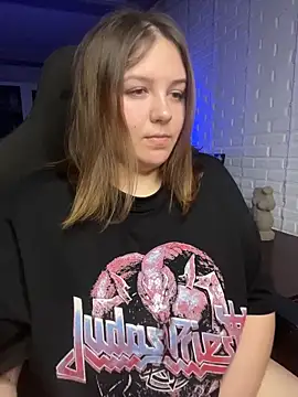 Snapshot of XNirvanaX chatting on November 8, 2025, 2:15 am XNirvanaX online show from November 8, 2025, 2:15 am