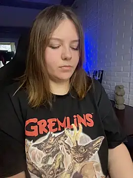 Snapshot of XNirvanaX chatting on November 10, 2025, 5:23 am XNirvanaX online show from November 10, 2025, 5:23 am