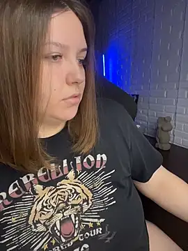 Snapshot of XNirvanaX chatting on October 27, 2025, 2:45 am XNirvanaX online show from October 27, 2025, 2:45 am