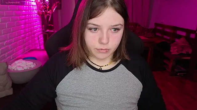 XNirvanaX online show from May 7, 2026, 2:38 am