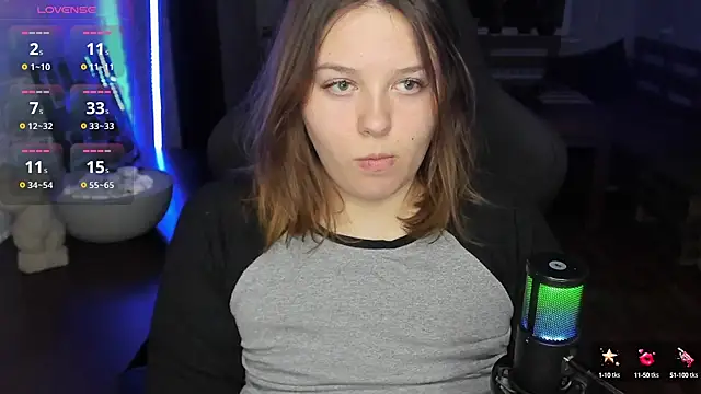 Snapshot of XNirvanaX chatting on October 14, 2025, 2:45 am XNirvanaX online show from October 14, 2025, 2:45 am