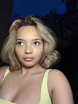 Snapshot of Irina_Grant chatting on August 7, 2026, 4:57 pm Irina Grant online show from August 7, 2026, 4:57 pm
