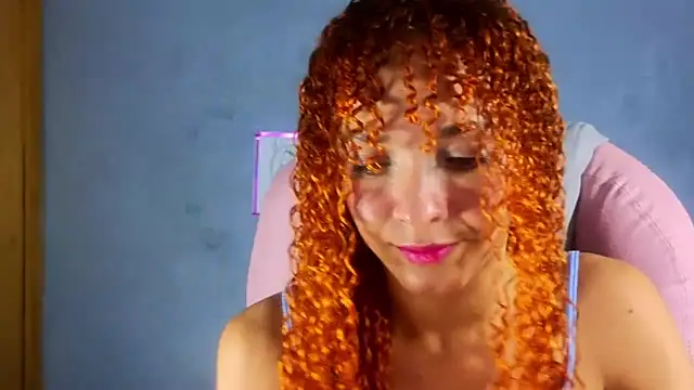 Snapshot of SexyLeilaa chatting on January 31, 2025, 3:30 am SexyLeilaa online show from January 31, 2025, 3:30 am