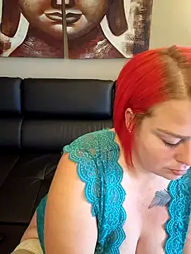 Snapshot of SarahDelSol chatting on February 12, 2025, 8:38 am SarahDelSol online show from February 12, 2025, 8:38 am
