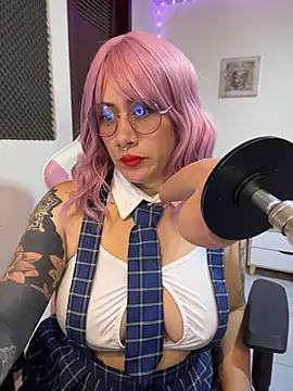 Luna Paris  online show from July 30, 2026, 2:16 pm