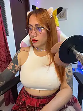 Snapshot of Luna_Paris_ chatting on June 20, 2026, 2:49 am Luna Paris online show from June 20, 2026, 2:49 am