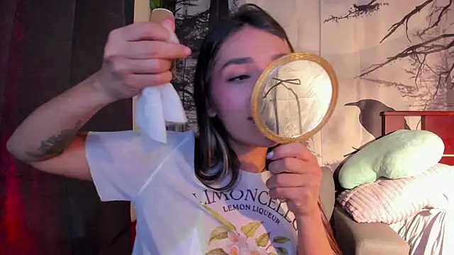 Snapshot of annyluna1 chatting on December 15, 2025, 11:42 pm annyluna1 online show from December 15, 2025, 11:42 pm