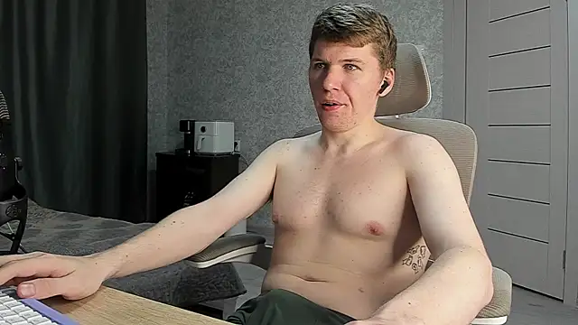 Snapshot of Bananas_dick chatting on June 20, 2026, 5:40 pm Bananas dick online show from June 20, 2026, 5:40 pm