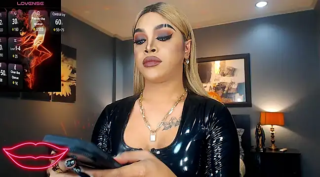 Snapshot of BitchyTYRA chatting on March 9, 2025, 11:46 pm BitchyTYRA online show from March 9, 2025, 11:46 pm