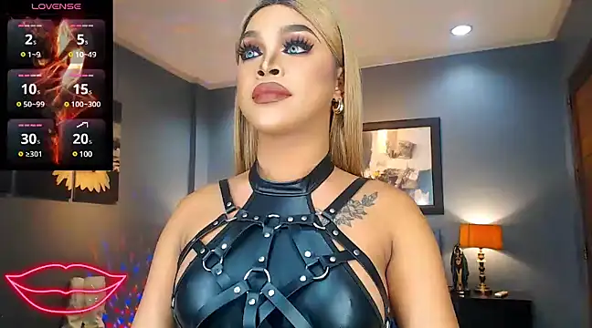 Snapshot of BitchyTYRA chatting on March 12, 2025, 12:09 am BitchyTYRA online show from March 12, 2025, 12:09 am