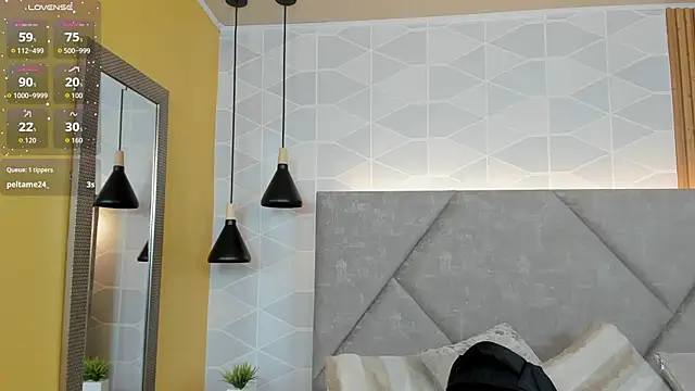 Snapshot of Sammy_Fit_ chatting on May 13, 2026, 12:23 pm Sammy Fit online show from May 13, 2026, 12:23 pm