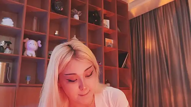 Snapshot of hyun_chia chatting on November 22, 2025, 3:16 am hyun chia online show from November 22, 2025, 3:16 am