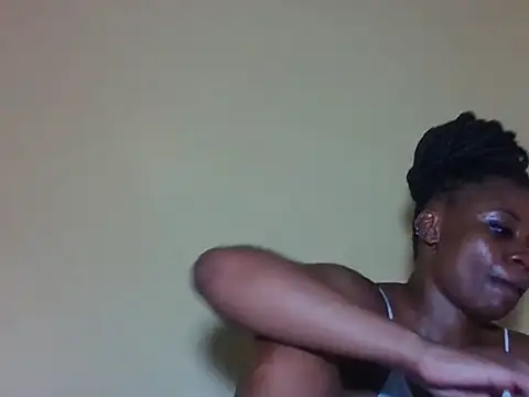 Snapshot of Sweetbaby004 chatting on May 18, 2026, 8:35 pm Sweetbaby004 online show from May 18, 2026, 8:35 pm
