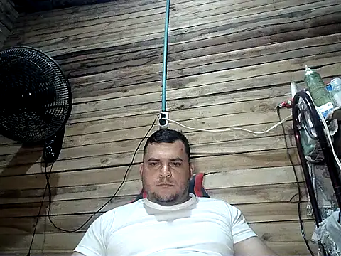 Snapshot of Arcangel_05 chatting on May 29, 2026, 4:18 am Arcangel 05 online show from May 29, 2026, 4:18 am