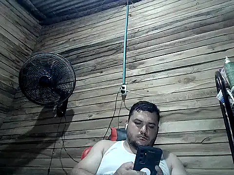 Snapshot of Arcangel_05 chatting on June 16, 2026, 3:28 am Arcangel 05 online show from June 16, 2026, 3:28 am