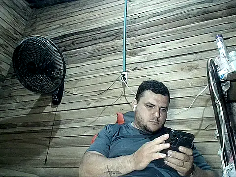Snapshot of Arcangel_05 chatting on June 12, 2026, 3:37 am Arcangel 05 online show from June 12, 2026, 3:37 am