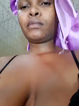 Snapshot of SweetAppleCandyxx chatting on September 27, 2025, 7:36 am SweetAppleCandyxx online show from September 27, 2025, 7:36 am