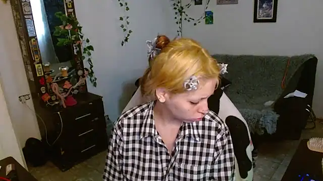 Snapshot of MaryJannes chatting on February 13, 2026, 1:44 pm MaryJannes online show from February 13, 2026, 1:44 pm