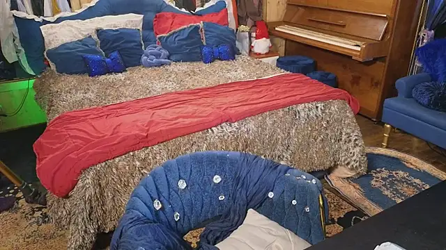 VanessaDoyle online show from November 26, 2025, 1:00 pm