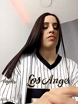 Amira Milker online show from February 20, 2025, 1:30 pm