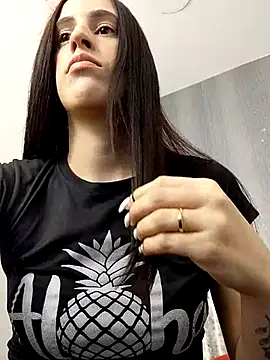 Amira Milker online show from February 17, 2025, 1:00 pm