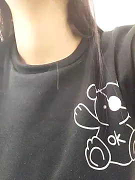 Amira Milker online show from March 11, 2025, 1:01 pm