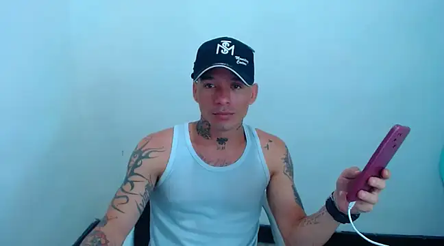 Snapshot of sebas_bigcock69 chatting on December 6, 2024, 6:31 am sebas bigcock69 online show from December 6, 2024, 6:31 am