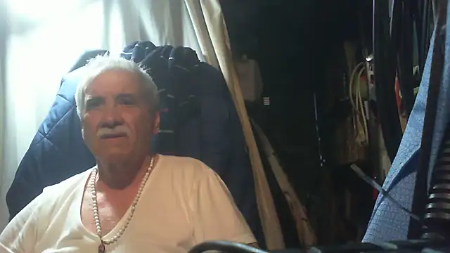 nonnomaturobisex online show from May 23, 2026, 9:41 am