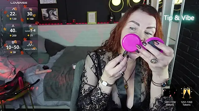 Snapshot of MrsIngrid chatting on October 9, 2025, 7:20 am MrsIngrid online show from October 9, 2025, 7:20 am