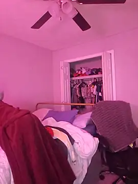 oliviaprettypussy online show from May 13, 2026, 2:40 am