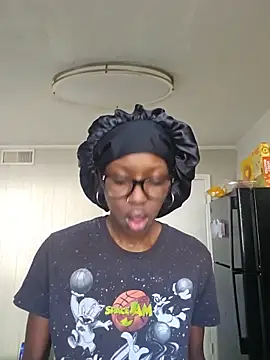 oliviaprettypussy online show from May 15, 2026, 2:04 pm