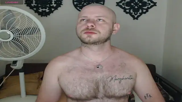 Snapshot of TONY_WHITE_7 chatting on July 16, 2026, 11:35 pm TONY WHITE 7 online show from July 16, 2026, 11:35 pm