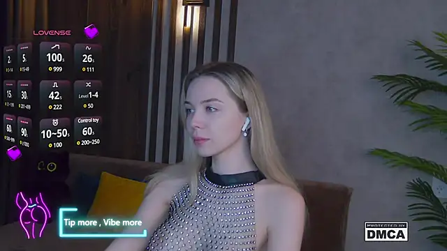 Snapshot of Holl1Would chatting on February 27, 2025, 3:29 am Holl1Would online show from February 27, 2025, 3:29 am