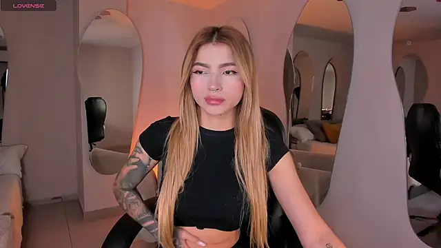 Snapshot of LexieWayne chatting on January 15, 2026, 9:18 pm LexieWayne online show from January 15, 2026, 9:18 pm