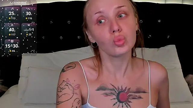 Snapshot of LianaFord chatting on July 17, 2026, 5:59 am LianaFord online show from July 17, 2026, 5:59 am