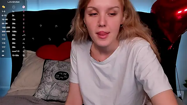 LianaFord online show from February 17, 2025, 7:55 pm