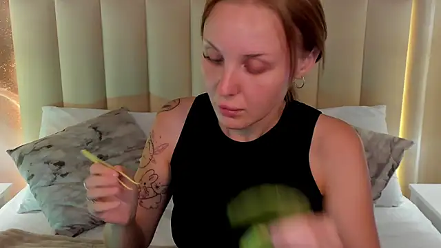 Snapshot of LianaFord chatting on June 25, 2026, 7:24 am LianaFord online show from June 25, 2026, 7:24 am