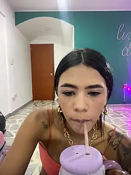 Snapshot of AntonellaRossi chatting on June 14, 2026, 7:37 pm AntonellaRossi online show from June 14, 2026, 7:37 pm