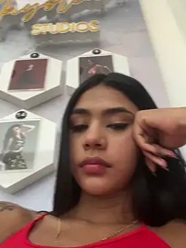 Snapshot of AntonellaRossi chatting on June 17, 2026, 5:45 pm AntonellaRossi online show from June 17, 2026, 5:45 pm