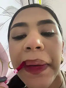 Snapshot of AntonellaRossi chatting on July 15, 2026, 6:04 pm AntonellaRossi online show from July 15, 2026, 6:04 pm