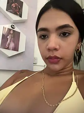 Snapshot of AntonellaRossi chatting on July 27, 2026, 8:05 pm AntonellaRossi online show from July 27, 2026, 8:05 pm