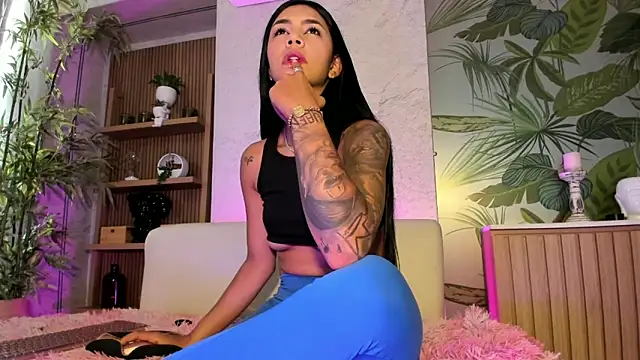 AntonellaRossi online show from May 1, 2026, 7:52 pm