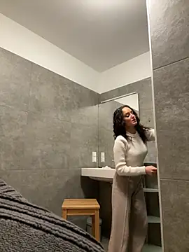 Snapshot of Zeyna1 chatting on November 23, 2025, 12:48 pm Zeyna1 online show from November 23, 2025, 12:48 pm