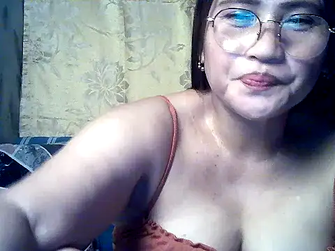 Snapshot of Amazing_Angel22 chatting on November 7, 2025, 5:39 pm Amazing Angel22 online show from November 7, 2025, 5:39 pm
