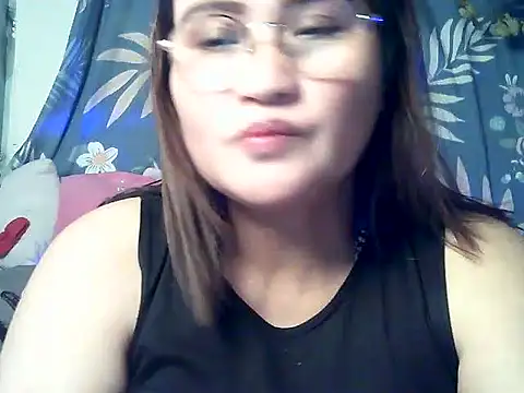 Snapshot of Amazing_Angel22 chatting on April 15, 2026, 12:32 pm Amazing Angel22 online show from April 15, 2026, 12:32 pm