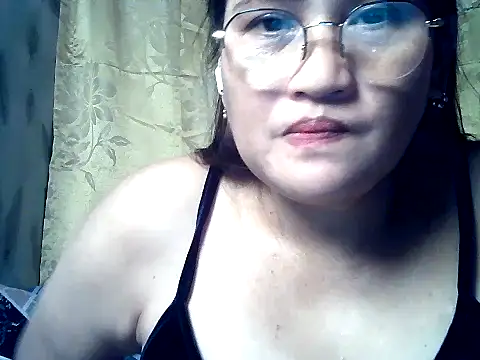 Snapshot of Amazing_Angel22 chatting on October 27, 2025, 3:35 pm Amazing Angel22 online show from October 27, 2025, 3:35 pm