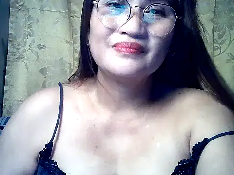 Snapshot of Amazing_Angel22 chatting on November 17, 2025, 6:12 pm Amazing Angel22 online show from November 17, 2025, 6:12 pm