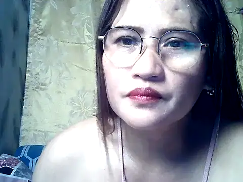 Snapshot of Amazing_Angel22 chatting on November 10, 2025, 5:40 pm Amazing Angel22 online show from November 10, 2025, 5:40 pm