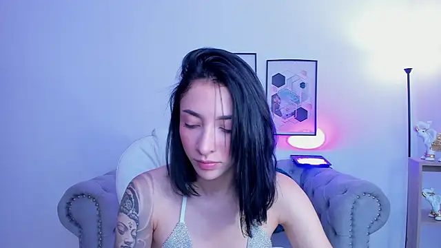 barbie scoth  online show from December 14, 2025, 4:01 pm