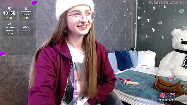 KateJonson online show from February 5, 2026, 8:21 am